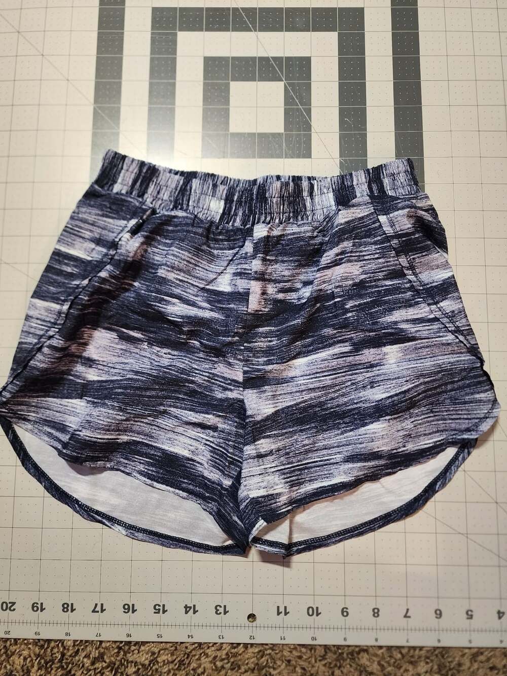 All in Motion Athletic Running Shorts Size L Black White Printed